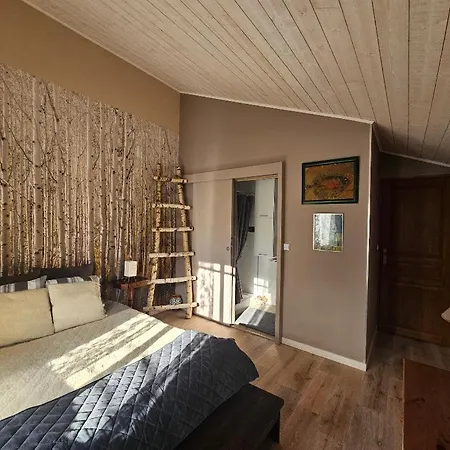 아파트 Terrace, Covered Parking, And Downtown Within Walking Distance