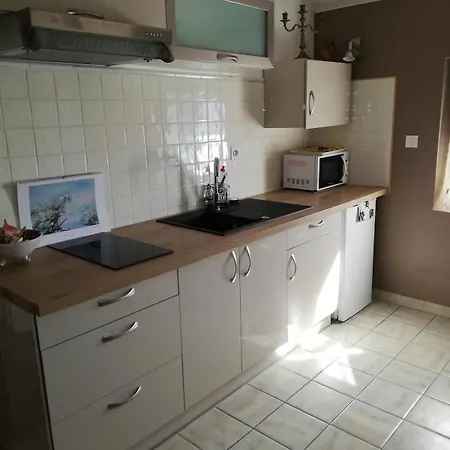 아파트 Terrace, Covered Parking, And Downtown Within Walking Distance 알레스