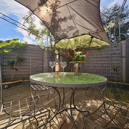 Terrace, Covered Parking, And Downtown Within Walking Distance Alès