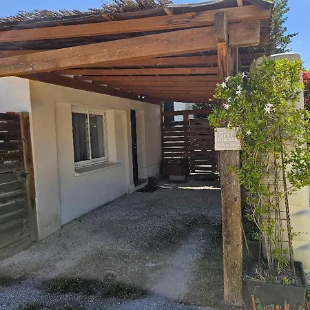 Apartment Terrace, Covered Parking, And Downtown Within Walking Distance Alès